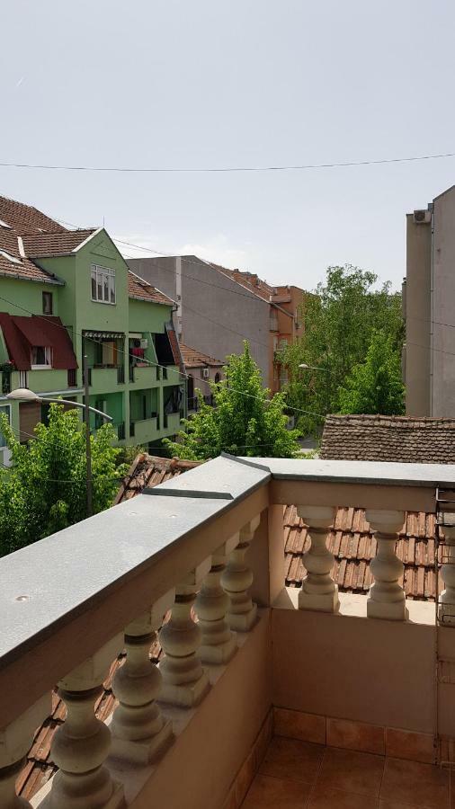 Apartment Krsta Novi Sad Esterno foto
